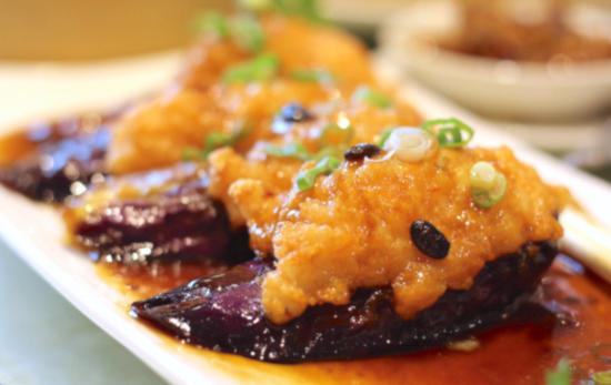 31 Deep Fried Eggplant w/ Seafood Filling（SP）